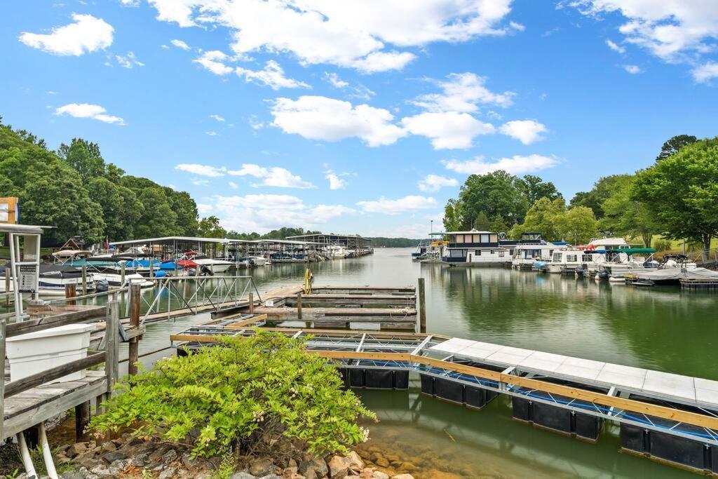 Cozy Lake Home - Jacuzzi King Bed Marina Access มัวร์สวิลล์ ภายนอก รูปภาพ